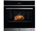 Электрический духовой шкаф Electrolux EOC8P39WX