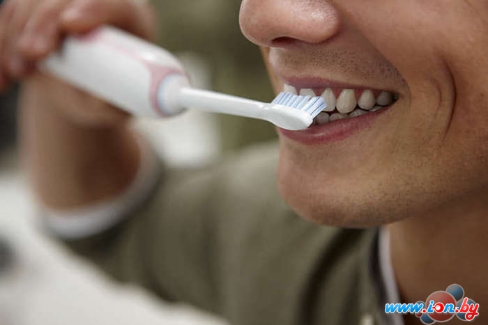 Электрическая зубная щетка Philips Sonicare CleanCare+ HX3292/28 в Бресте