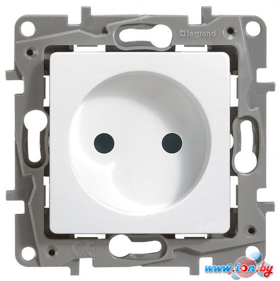 Розетка Legrand Etika 672234 (белый) в Могилёве