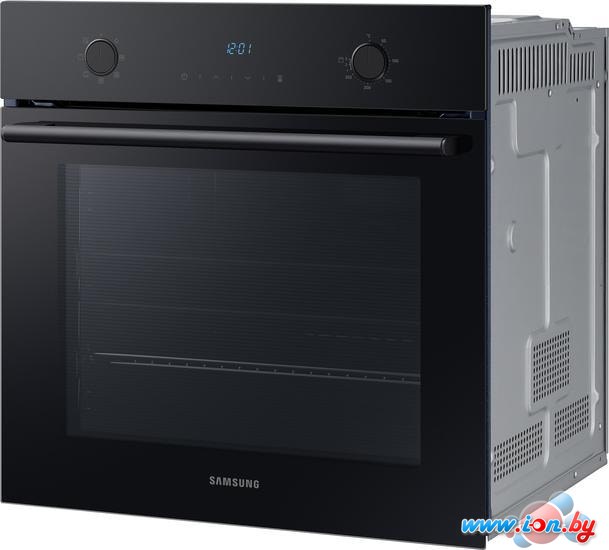 Электрический духовой шкаф Samsung NV68A1145CK в Могилёве