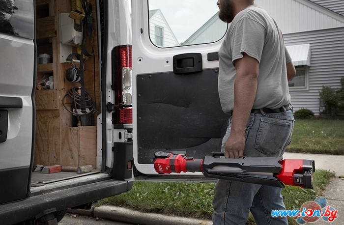 Фонарь Milwaukee M12 SAL-0 (без АКБ) в Могилёве